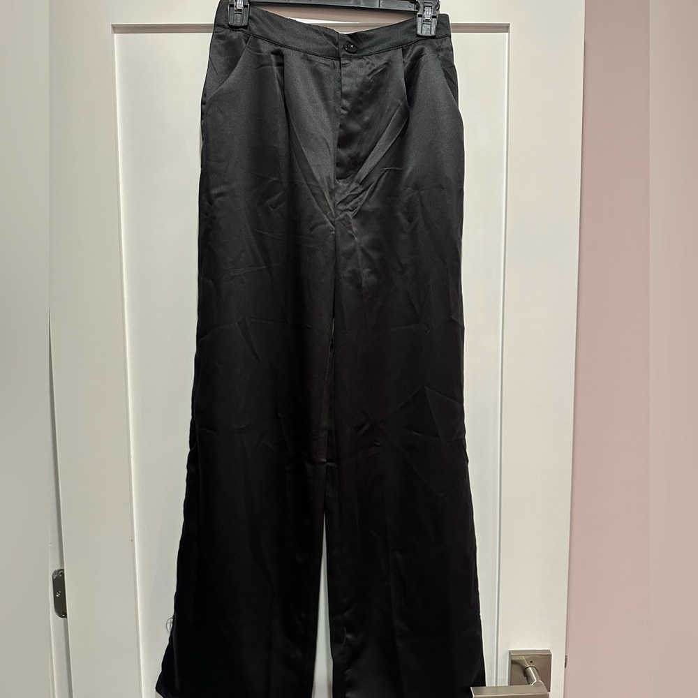 Pleated trousers